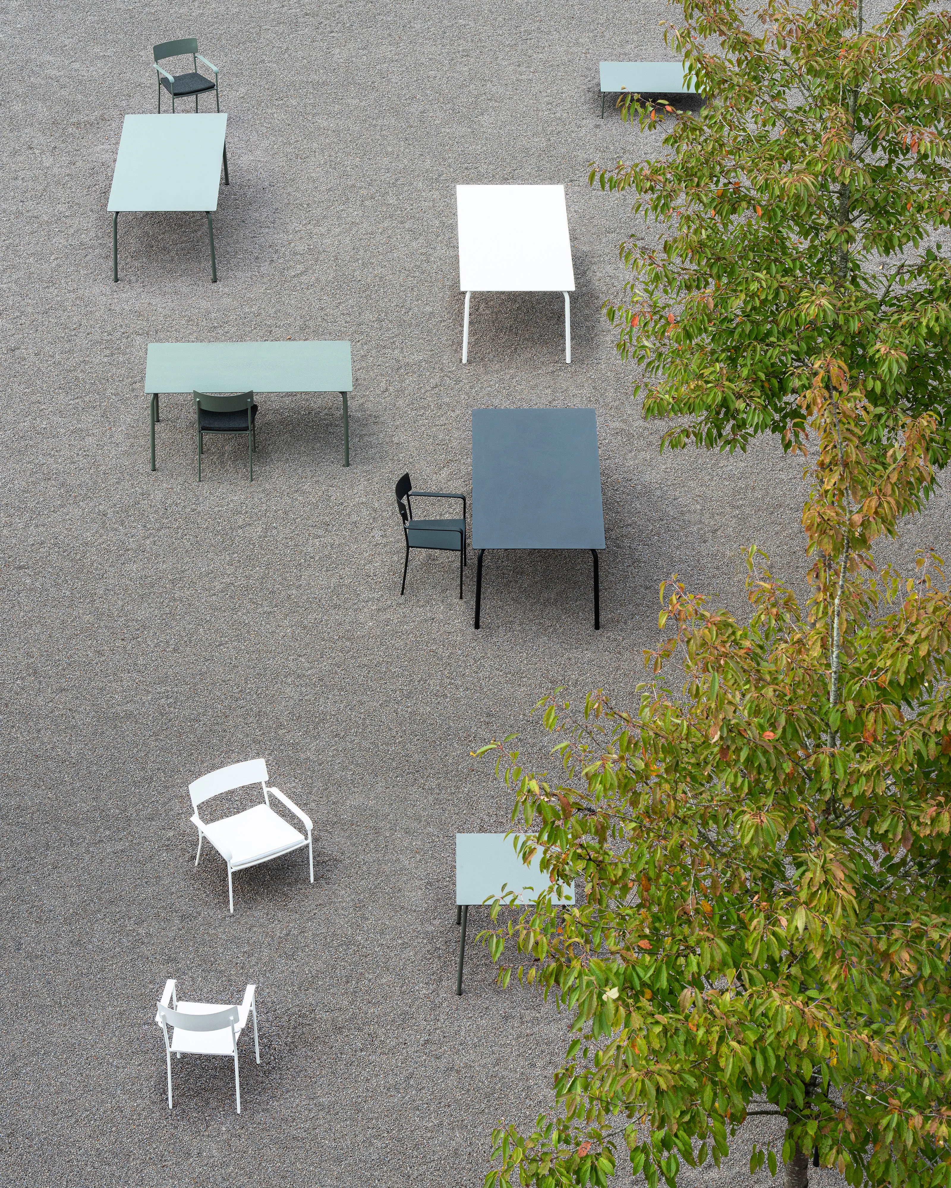 Chair L without armrests aluminium eucalyptus green August