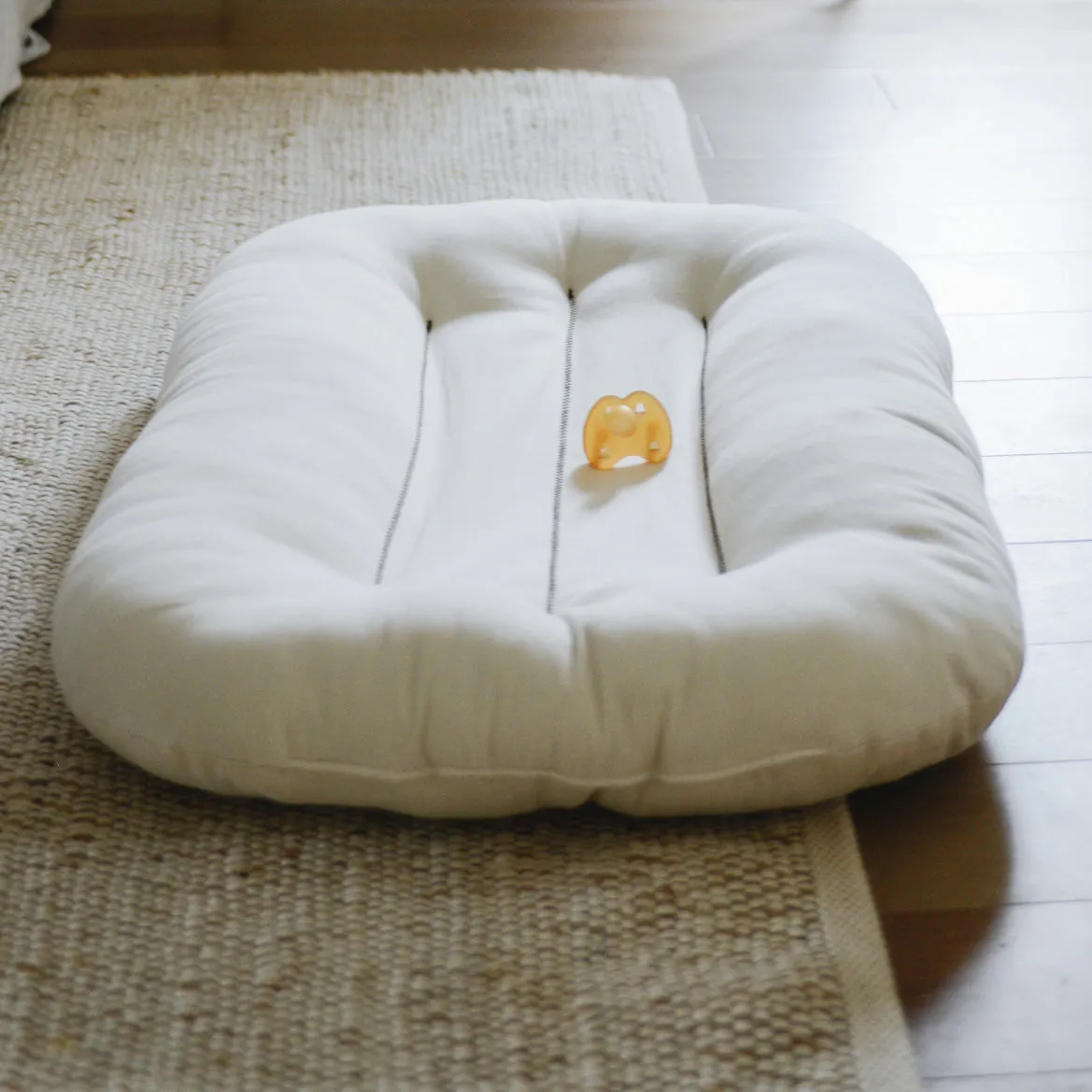 Snuggle Me Organic Natural Infant Lounger