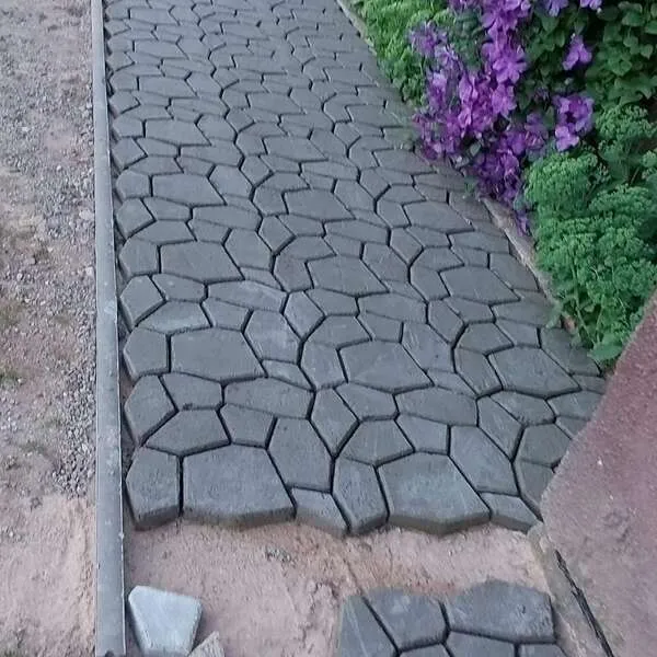 Stoney - Mold for stone paths